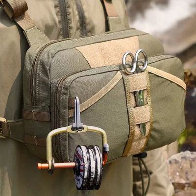 Fisker 6 - Robust 6L Brysttaske til fiskeri eller lignende  i. 500D Nylon, YKK &  UTX Duraflex