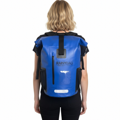 "Pendlerrygsæk 35 vandtæt rygsæk 35L - front view med roll-top lukning"