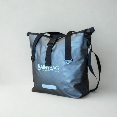 PendlerTote 35 vandtæt tote bag - side view viser 420D nylon TPU materiale"