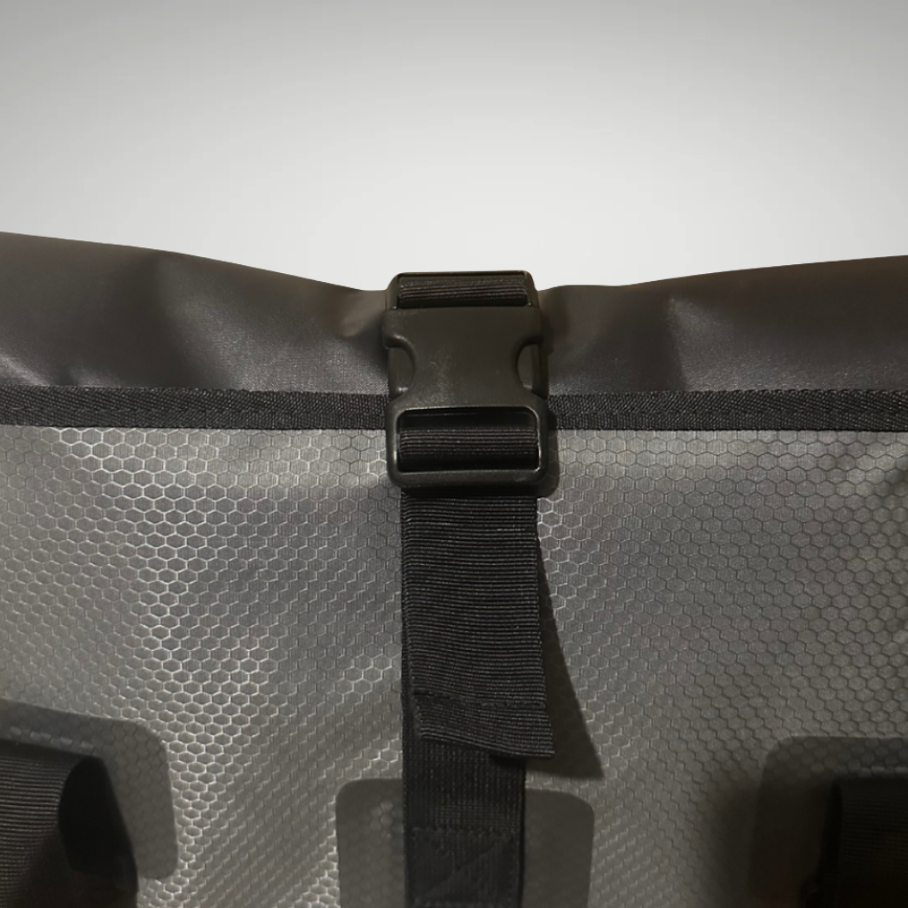 Taskens spænde – robust og justerbar